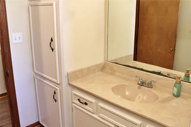 $1,650 | 1126 Jackson Street, Columbus, TX 78934