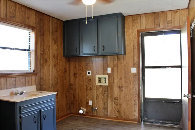 $1,650 | 1126 Jackson Street, Columbus, TX 78934