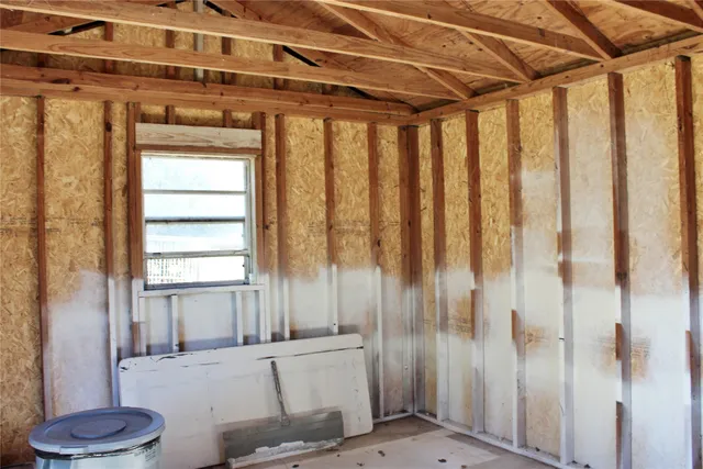 $1,650 | 1126 Jackson Street, Columbus, TX 78934