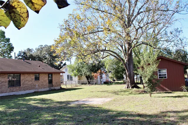 $1,650 | 1126 Jackson Street, Columbus, TX 78934