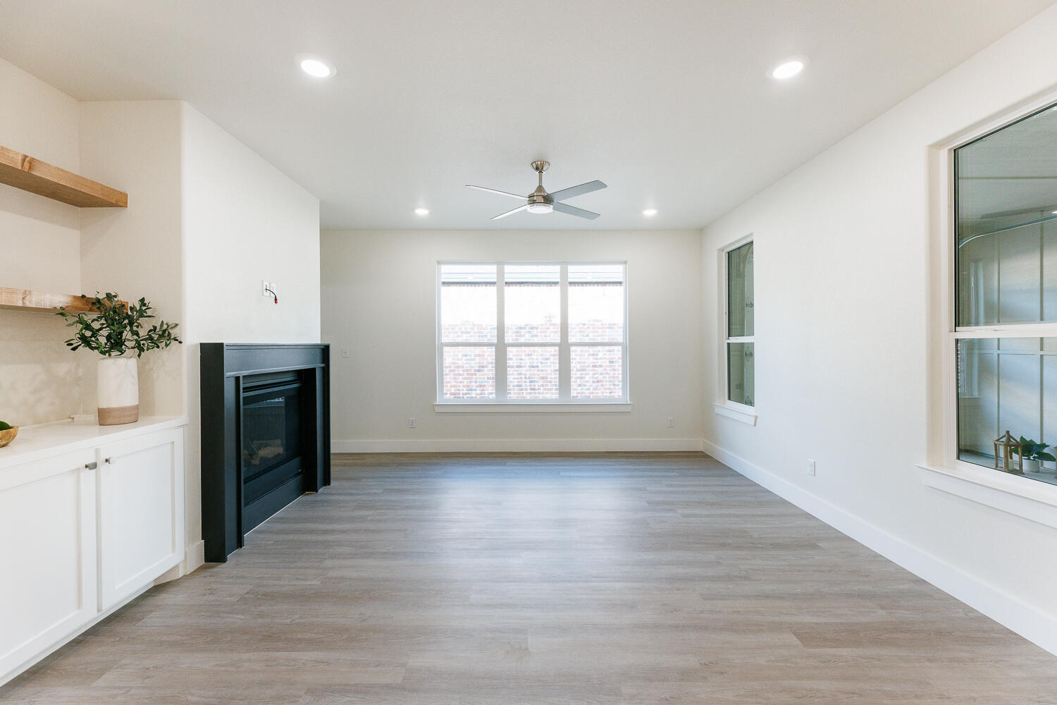 3819 58th Street Lubbock, TX 79413 - Photo 11 of 63 Living Area