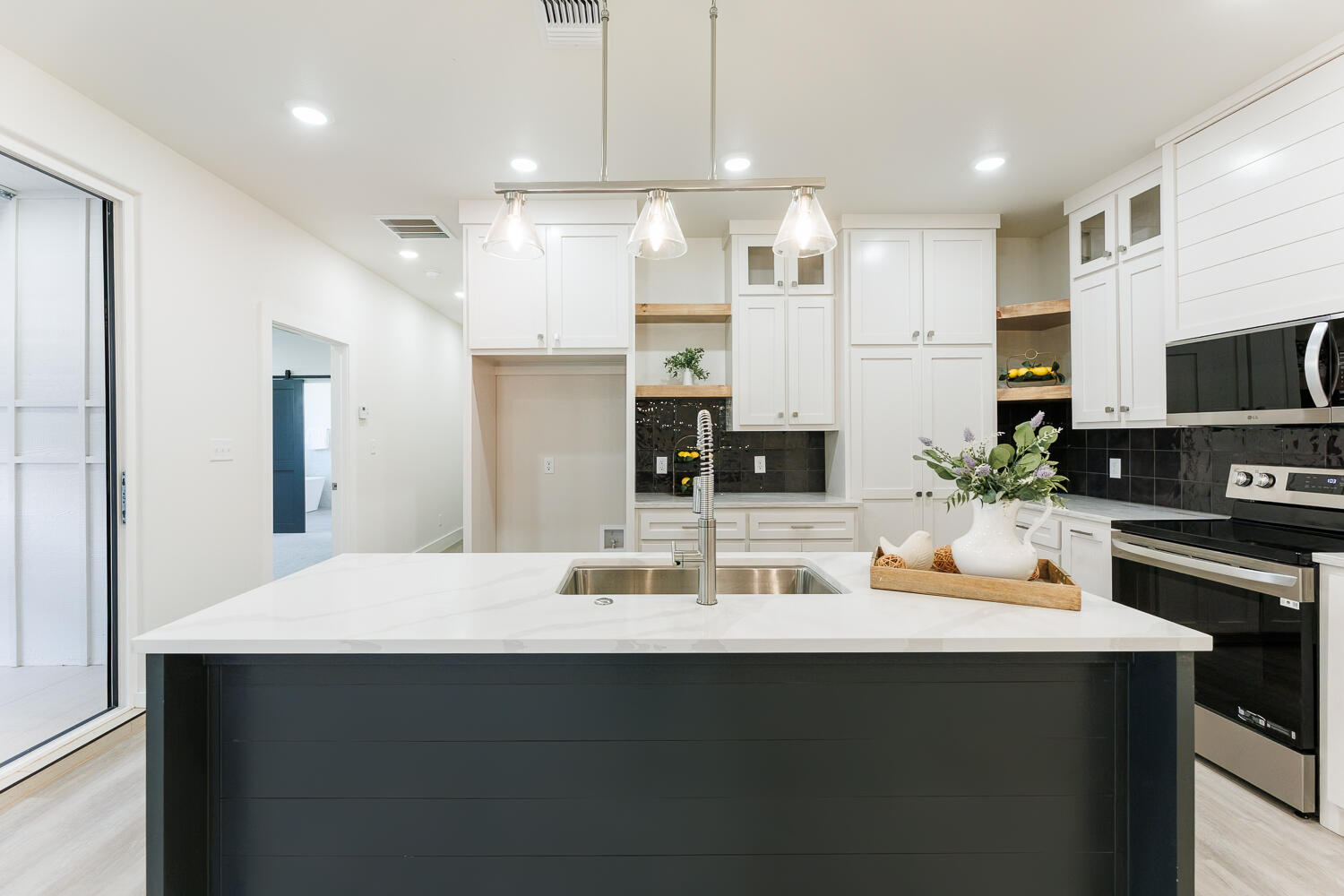 3819 58th Street Lubbock, TX 79413 - Photo 17 of 63 Kitchen