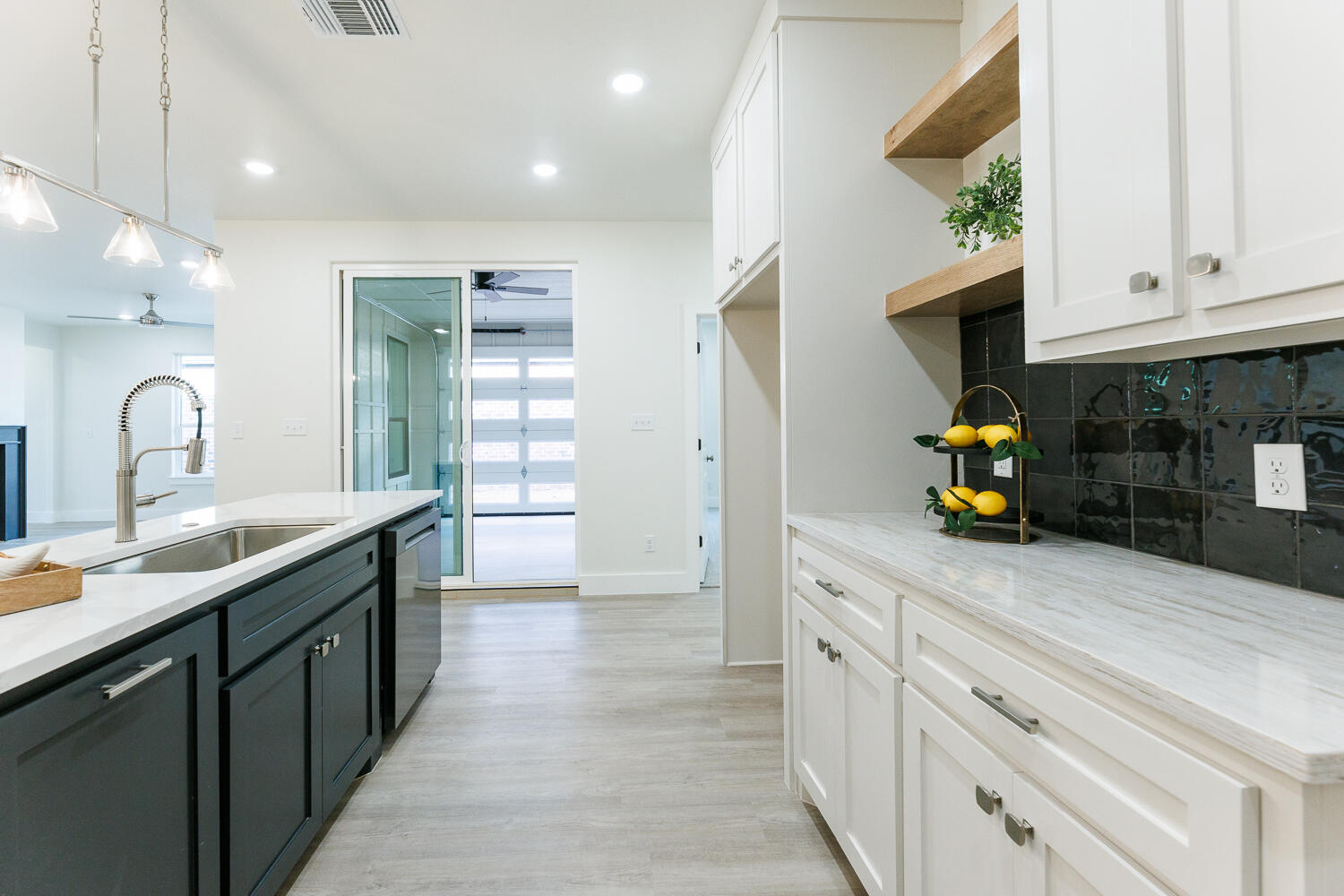 3819 58th Street Lubbock, TX 79413 - Photo 22 of 63 Kitchen