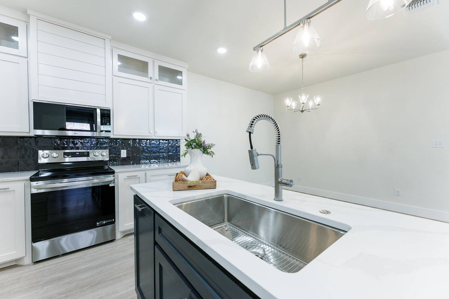 3819 58th Street Lubbock, TX 79413 - Photo 23 of 63 Kitchen