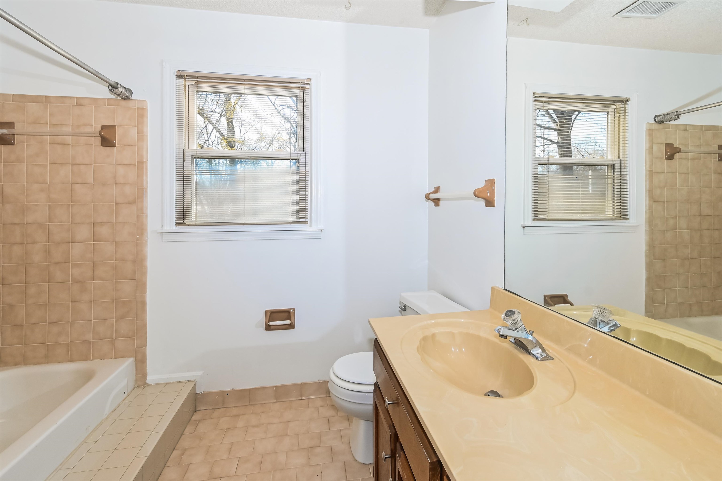 3656 Beaver Run Drive Collierville, TN 38017 - Photo 14 of 18 Full bath with bathing tub / shower combination and vanity