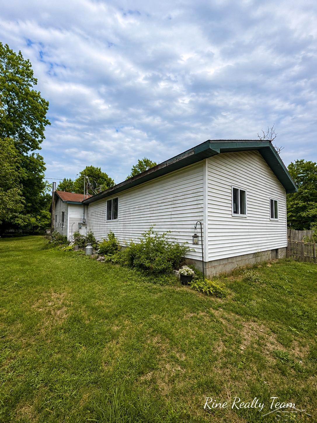 10882 Chase Bridge Road Roscommon, MI 48653 - Photo 8 of 46 Gallery Image 8