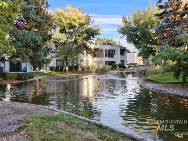$300,000 | 1162 North Camelot Drive, Boise, ID 83704