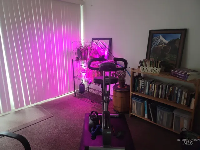 $300,000 | 1162 North Camelot Drive, Boise, ID 83704