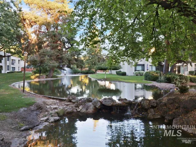 $300,000 | 1162 North Camelot Drive, Boise, ID 83704