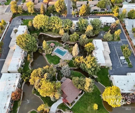 $300,000 | 1162 North Camelot Drive, Boise, ID 83704