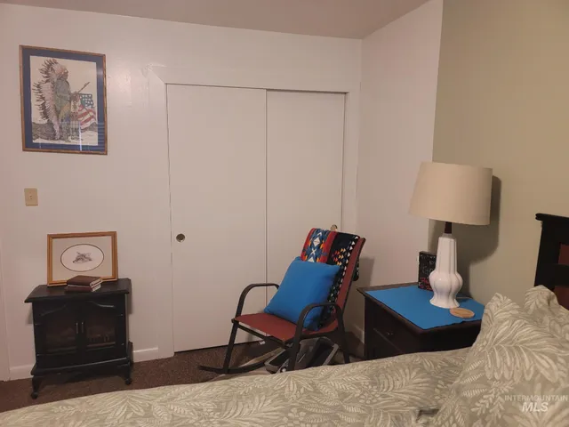 $300,000 | 1162 North Camelot Drive, Boise, ID 83704