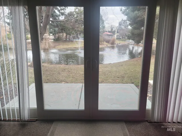 $300,000 | 1162 North Camelot Drive, Boise, ID 83704