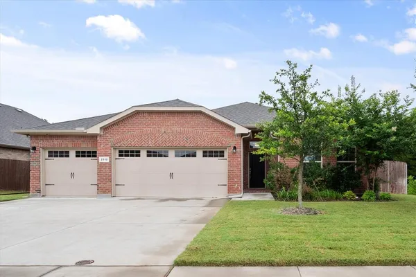 $396,375 | 2512 Clayton Street, Glenn Heights, TX 75154