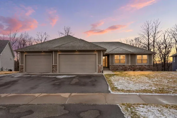 $609,900 | 249 Vista Circle, River Falls, WI 54022