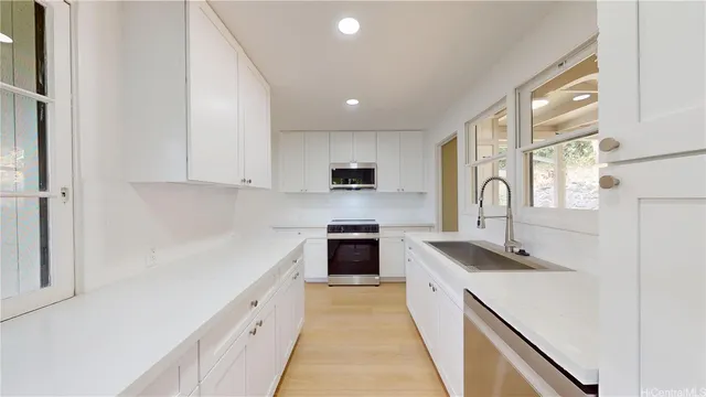 $4,500 | 3271 Paty Drive, Honolulu, HI 96822