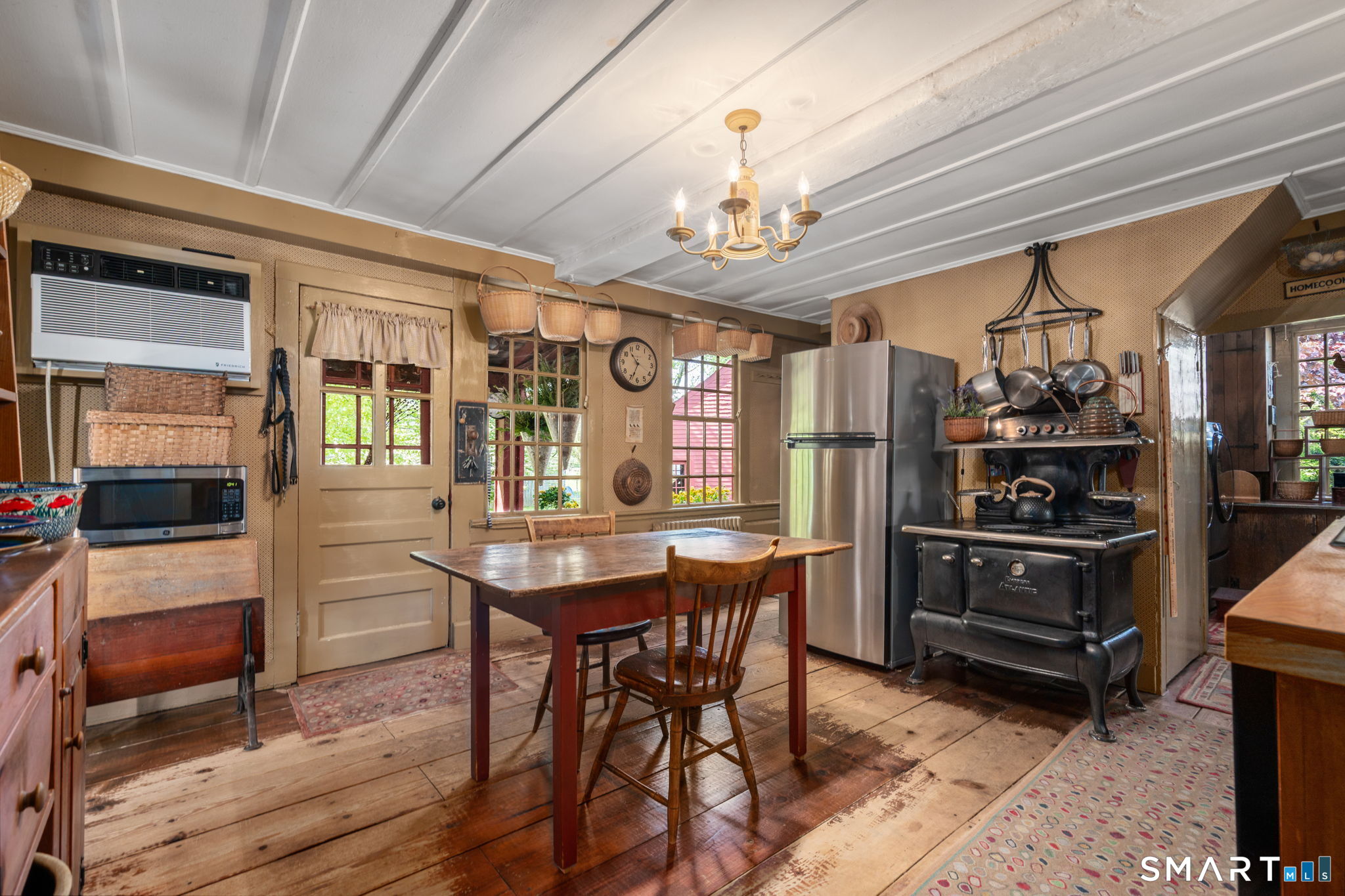 921 Thompsonville Road Suffield, CT 06078 - Photo 13 of 40