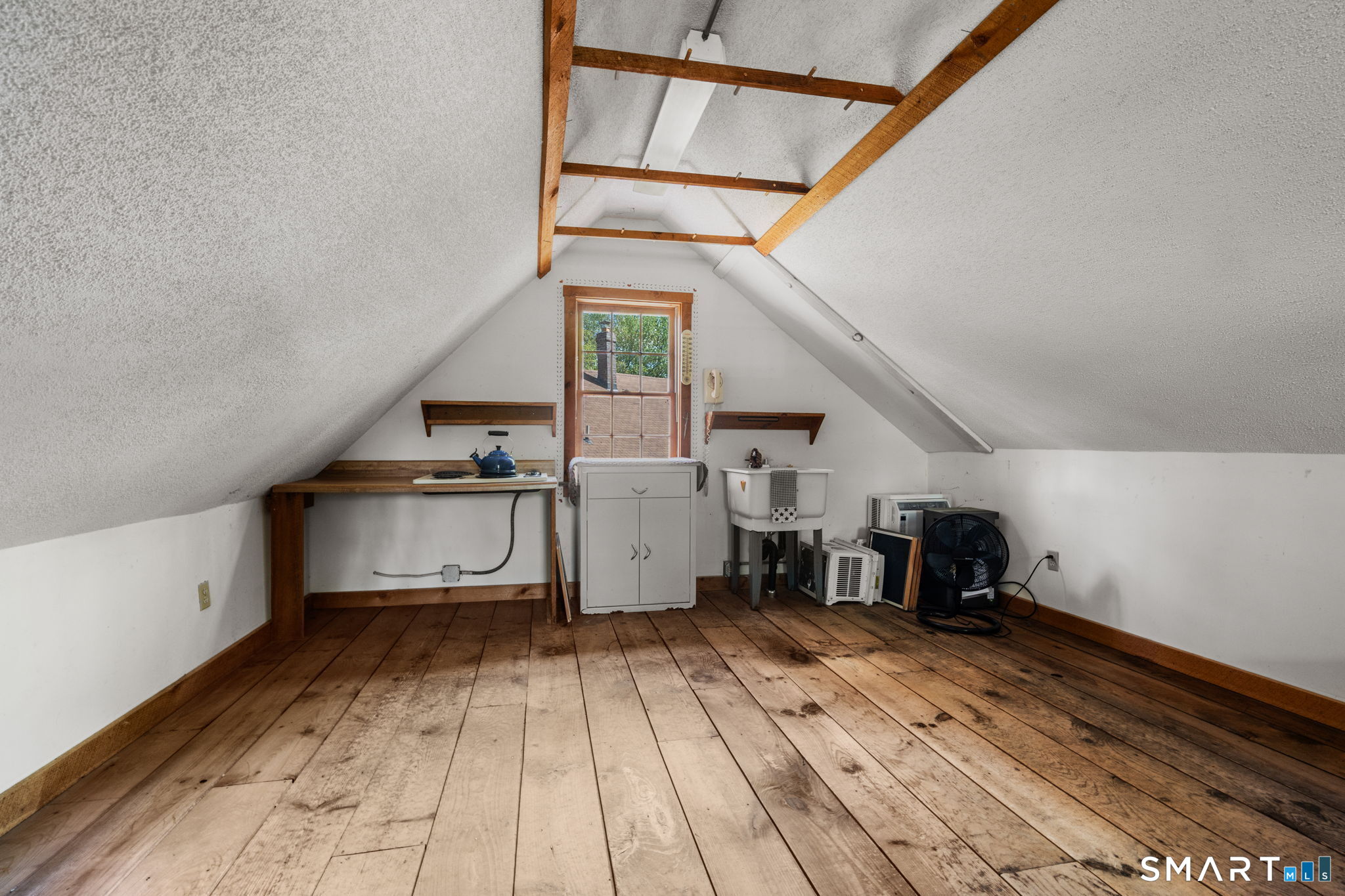 921 Thompsonville Road Suffield, CT 06078 - Photo 30 of 40 Loft above shop