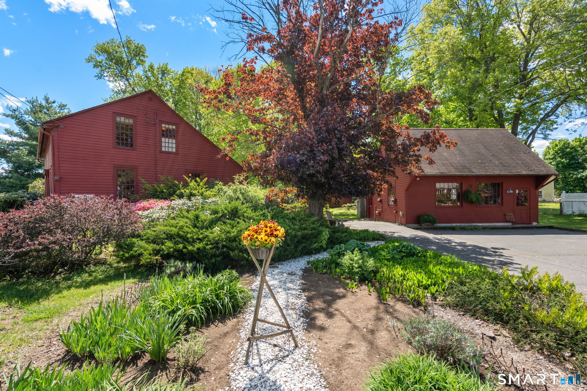921 Thompsonville Road Suffield, CT 06078 - Photo 3 of 40