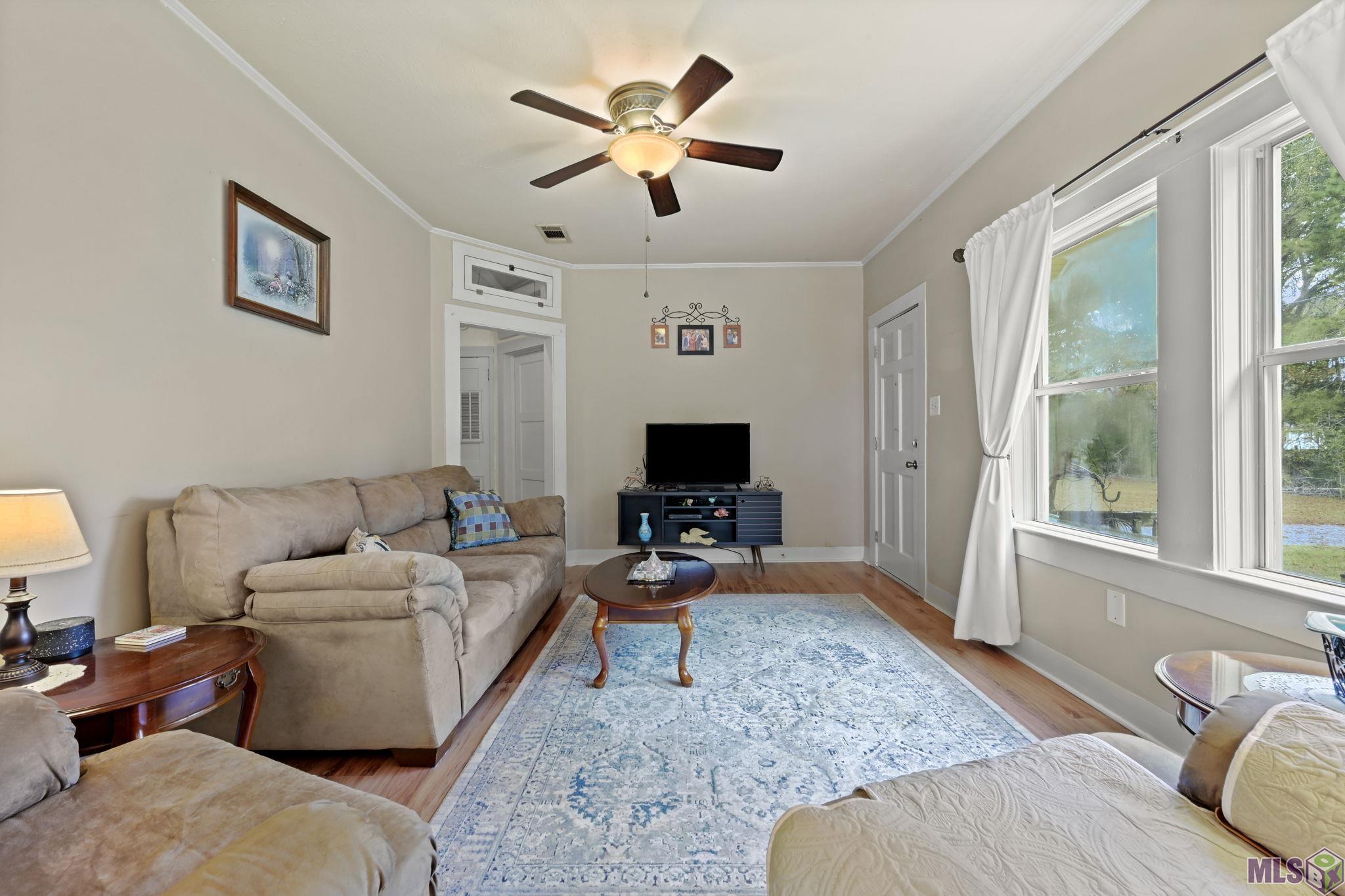 37053 Fore Road Denham Springs, LA 70706 - Photo 2 of 9 Living Room