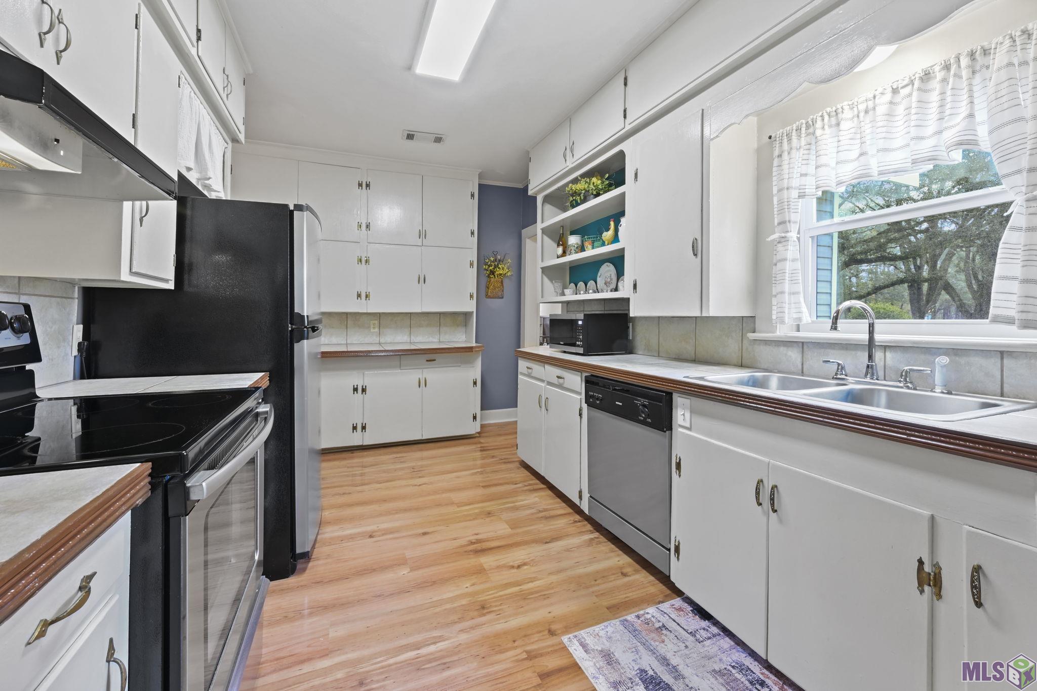 37053 Fore Road Denham Springs, LA 70706 - Photo 4 of 9 Kitchen