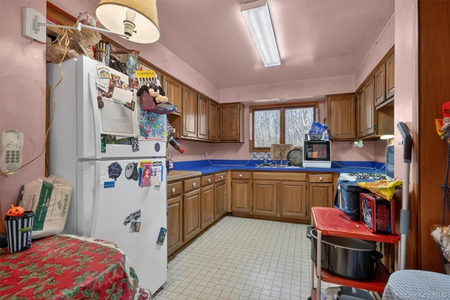 $499,000 | 48 Chardavoyne Road, Warwick, NY 10990