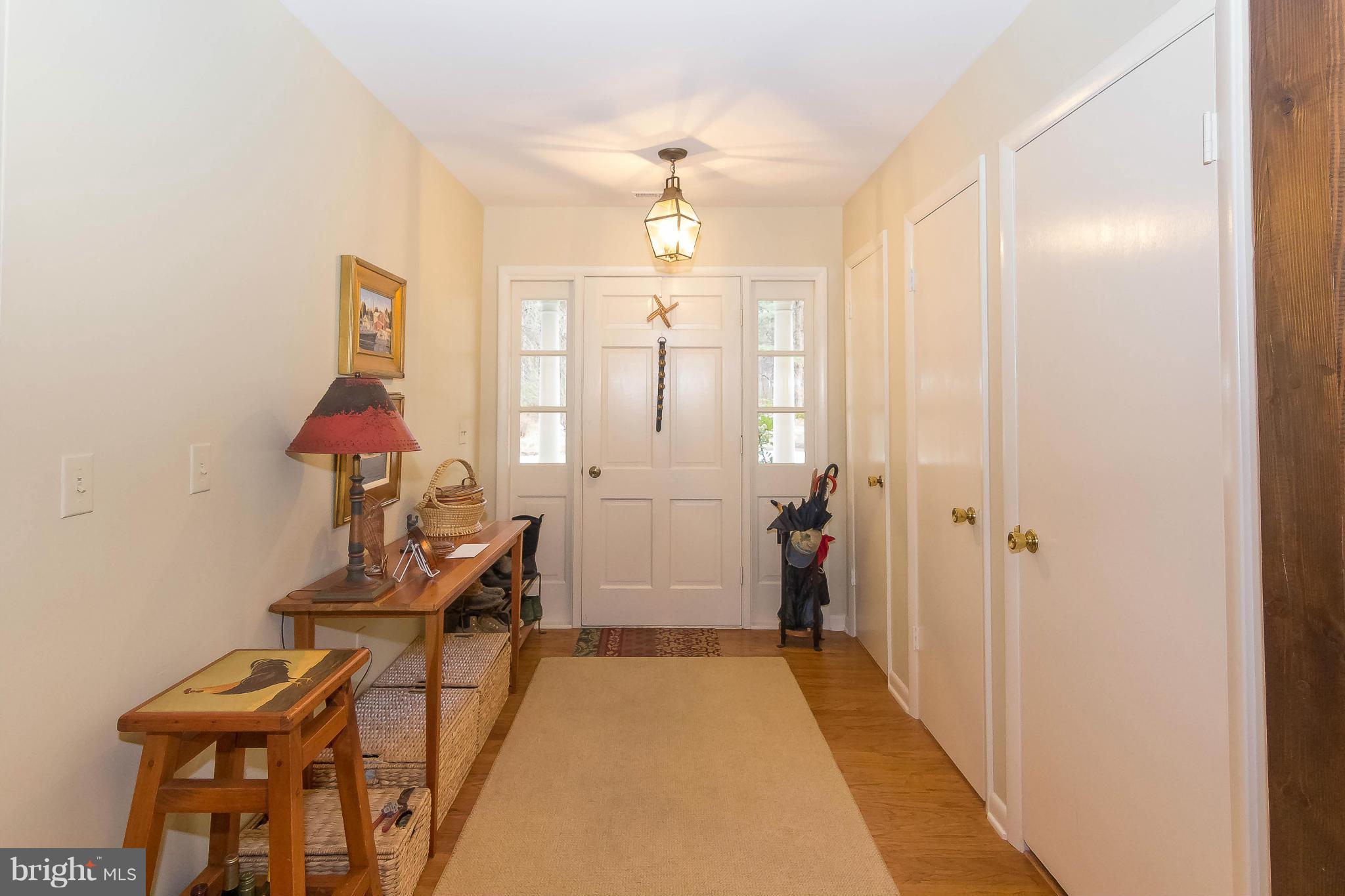 5520 Cassons Neck Road Cambridge, MD 21613 - Photo 3 of 22 Foyer