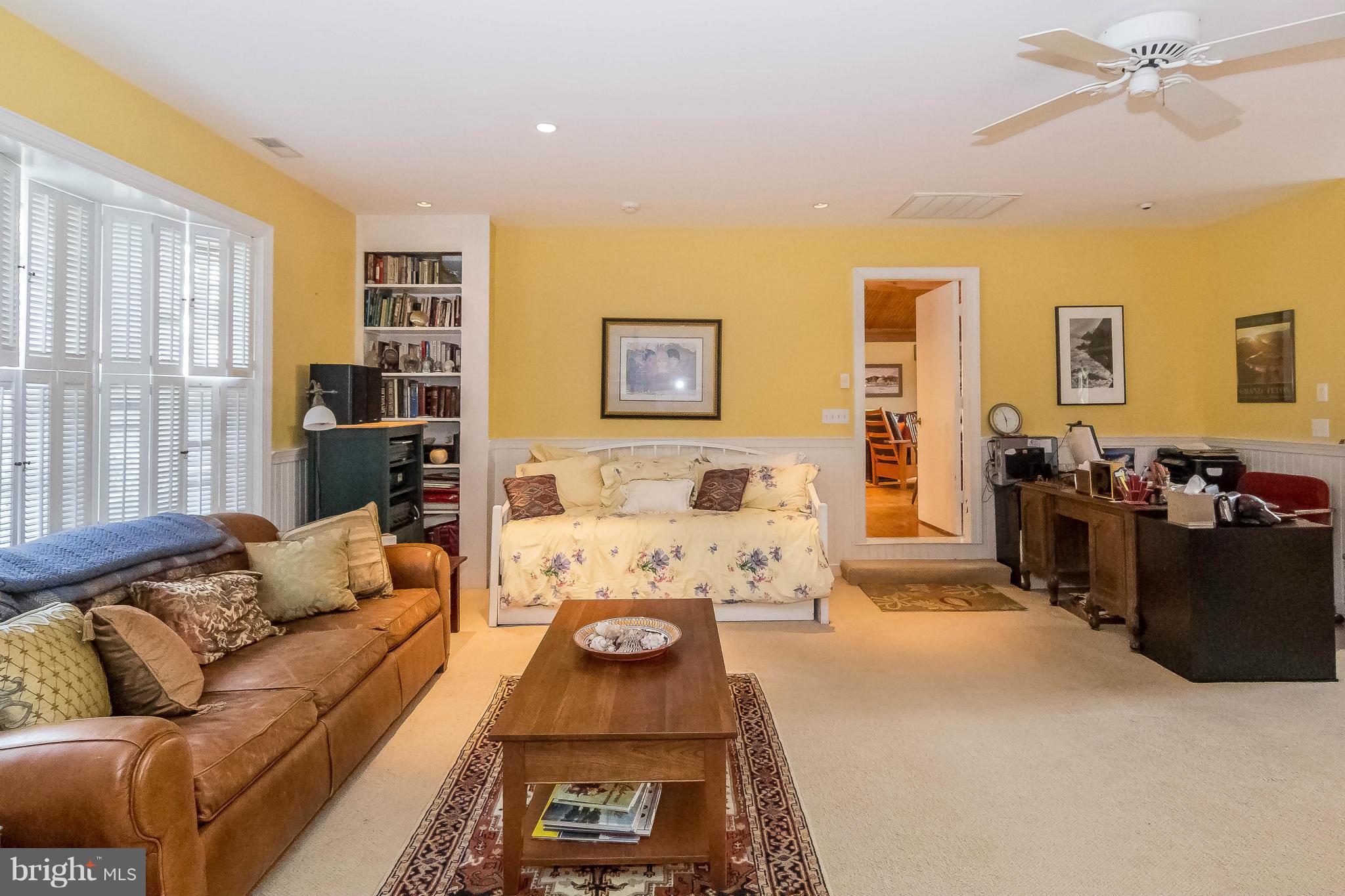 5520 Cassons Neck Road Cambridge, MD 21613 - Photo 9 of 22 Family Room