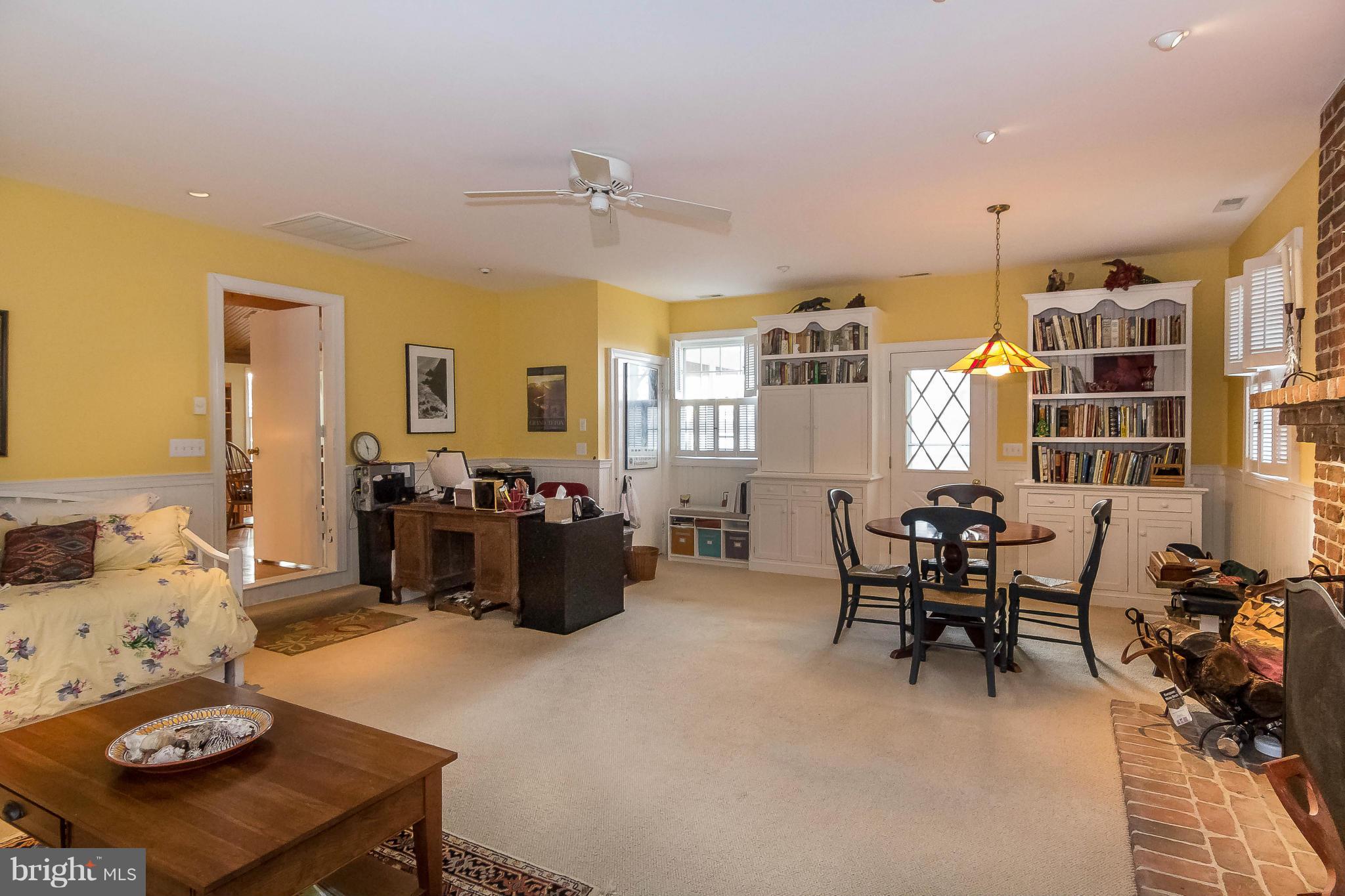 5520 Cassons Neck Road Cambridge, MD 21613 - Photo 10 of 22 Family Room