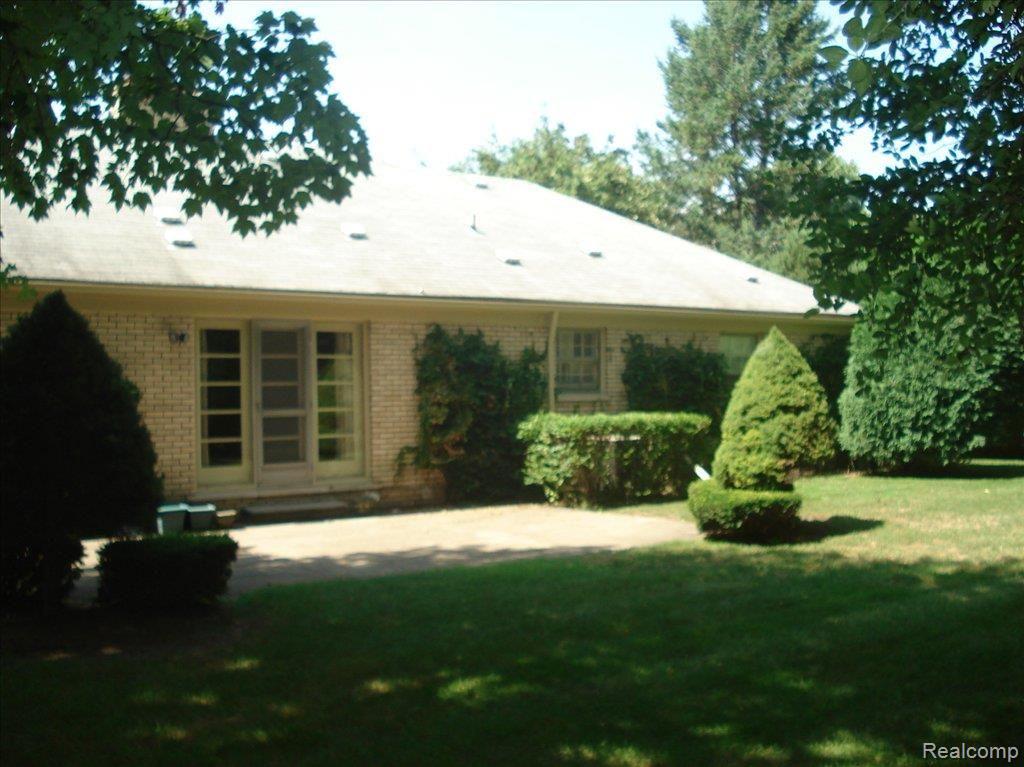 910 Ballantyne Road Grosse Pointe, MI 48236 - Photo 14 of 15 DSC05368