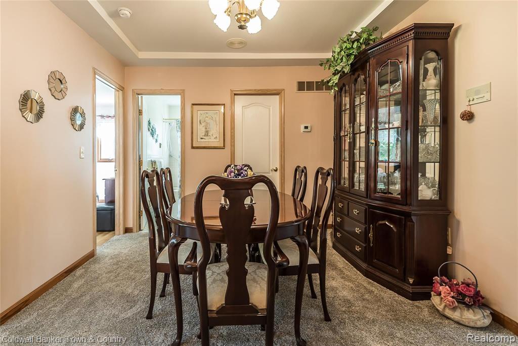 1810 North Hughes Road Howell, MI 48843 - Photo 23 of 55