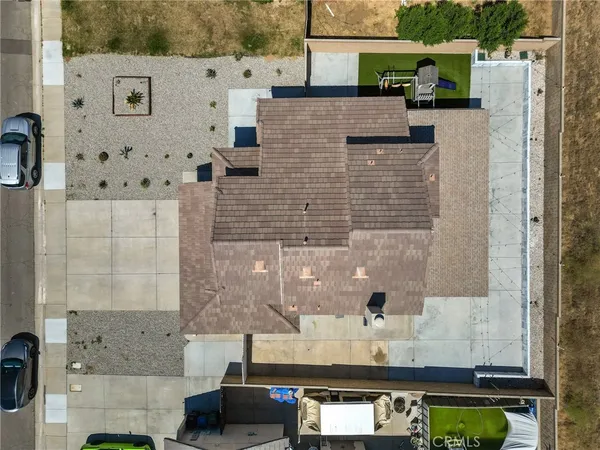 a view of bathroom with a bathtub