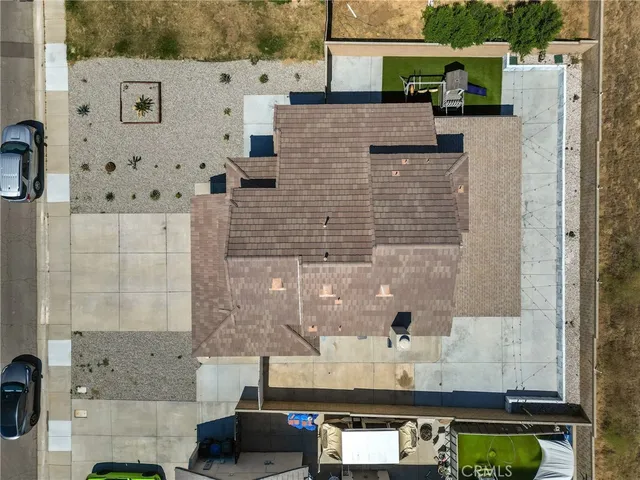 a view of bathroom with a bathtub