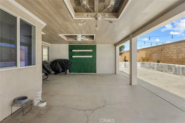 a view of a livingroom with seating space