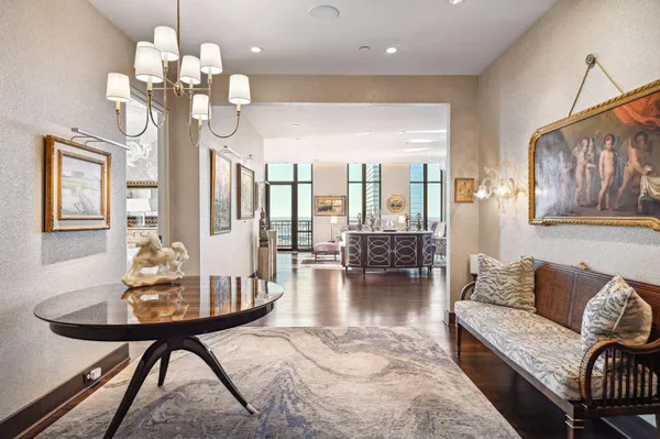 $1,450,000 | 201 South 11th Street, Unit 2500, Minneapolis, MN 55403