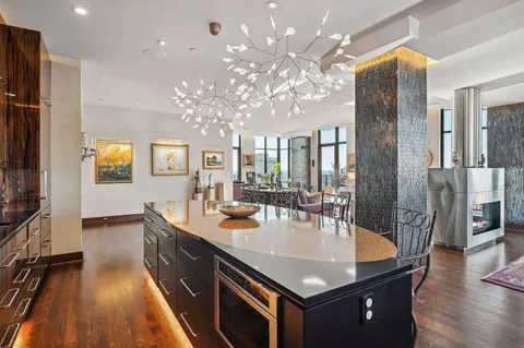 $1,450,000 | 201 South 11th Street, Unit 2500, Minneapolis, MN 55403