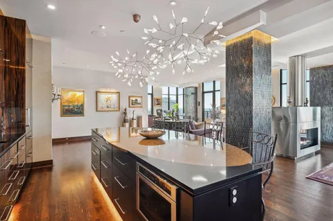 $1,450,000 | 201 South 11th Street, Unit 2500, Minneapolis, MN 55403