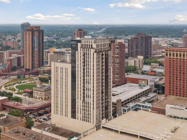 $1,450,000 | 201 South 11th Street, Unit 2500, Minneapolis, MN 55403