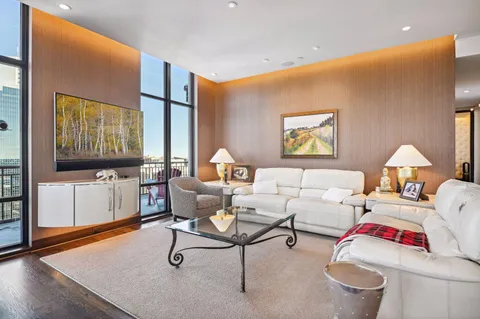 $1,450,000 | 201 South 11th Street, Unit 2500, Minneapolis, MN 55403