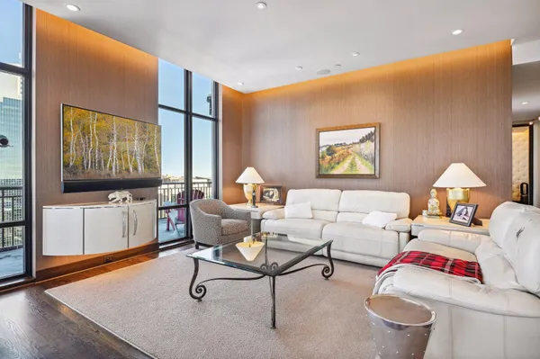 $1,450,000 | 201 South 11th Street, Unit 2500, Minneapolis, MN 55403