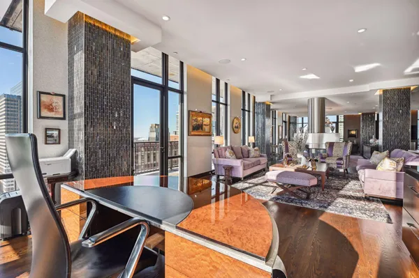 $1,450,000 | 201 South 11th Street, Unit 2500, Minneapolis, MN 55403