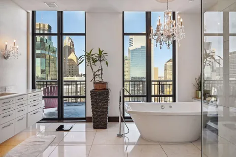 $1,450,000 | 201 South 11th Street, Unit 2500, Minneapolis, MN 55403