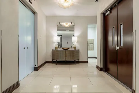 $1,450,000 | 201 South 11th Street, Unit 2500, Minneapolis, MN 55403