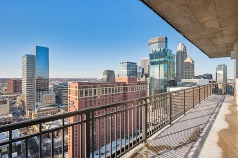 $1,450,000 | 201 South 11th Street, Unit 2500, Minneapolis, MN 55403
