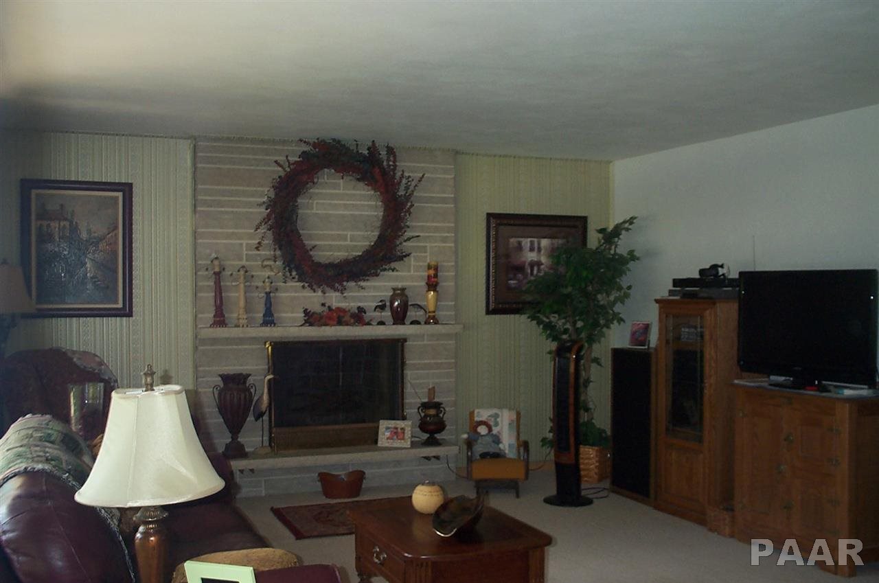1507 State Street Pekin, IL 61554 - Photo 3 of 11 Gallery Image 3