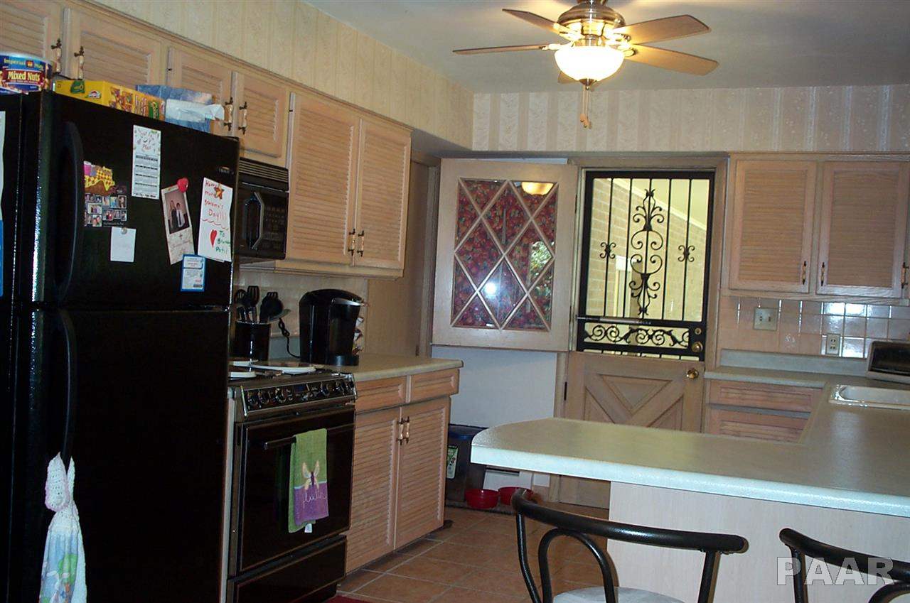 1507 State Street Pekin, IL 61554 - Photo 6 of 11 Gallery Image 6