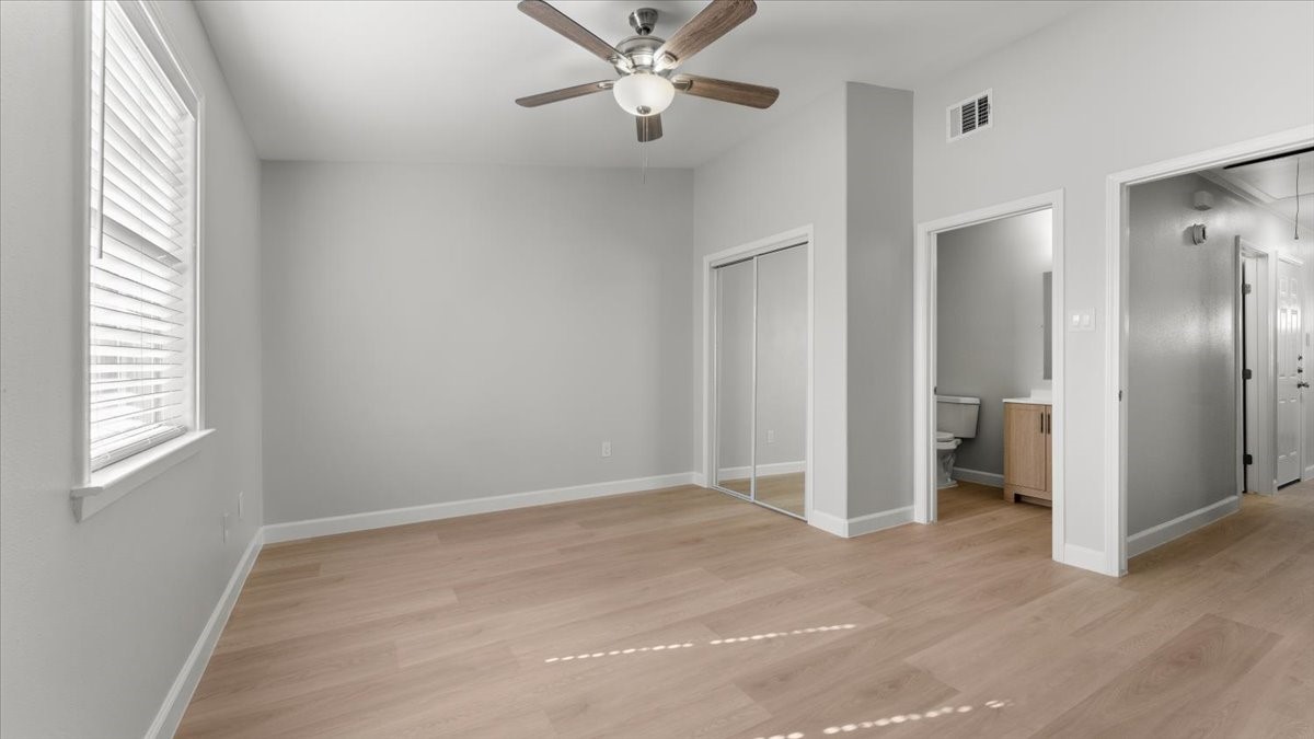 3123 Patience Avenue Houston, TX 77014 - Photo 13 of 22 a view of an empty room with a window