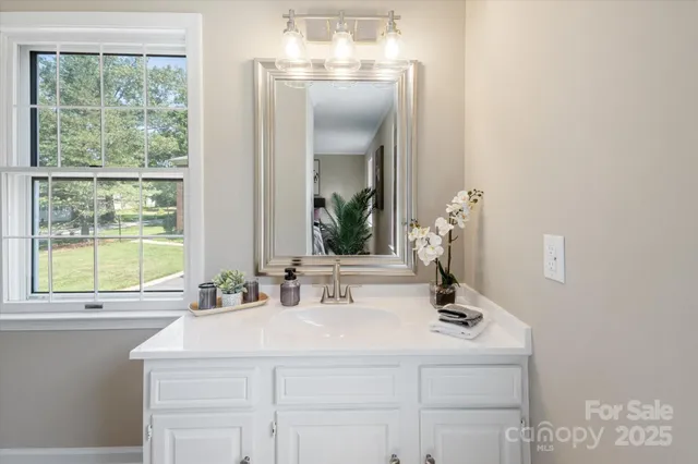 $325,000 | 1409 Kensington Road, Unit B8, Hendersonville, NC 28791