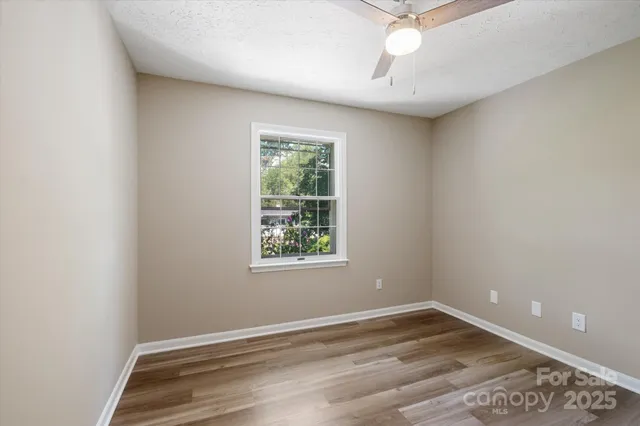 $325,000 | 1409 Kensington Road, Unit B8, Hendersonville, NC 28791