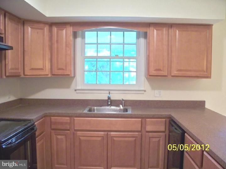 20 Chestnut Road Southampton, PA 18966 - Photo 6 of 18 Kitchen