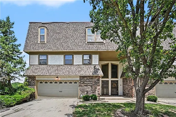 $269,500 | 10216 Locust Street, Kansas City, MO 64131